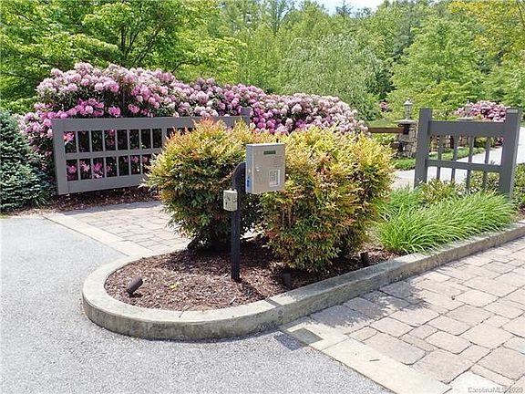 2nd image of 104 Gossamer Ct Unit 17