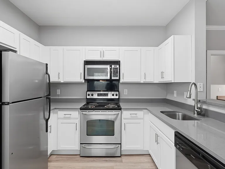 Elora Place Apartments — Photo 14