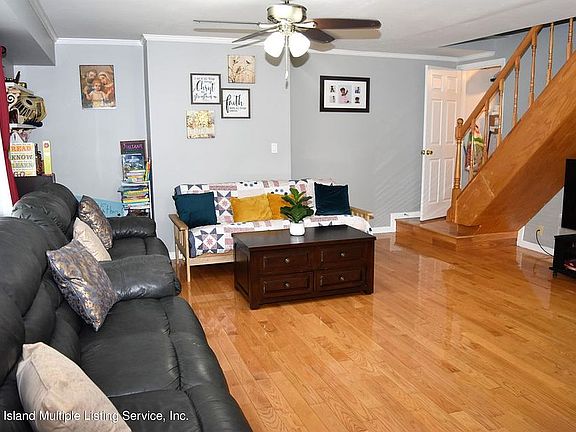 4th image of 15 Leo St #A