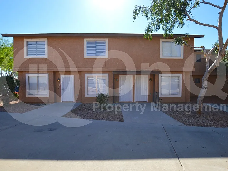 1418 E Knoll Cir #1