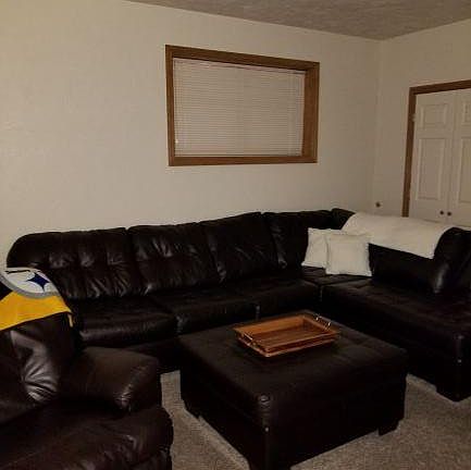 Living room, please note, new flooring installed, not carpet