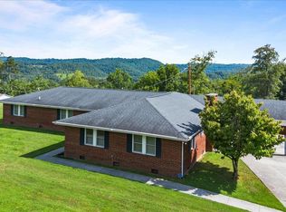 147 Meredith Rd, La Follette, TN 37766
