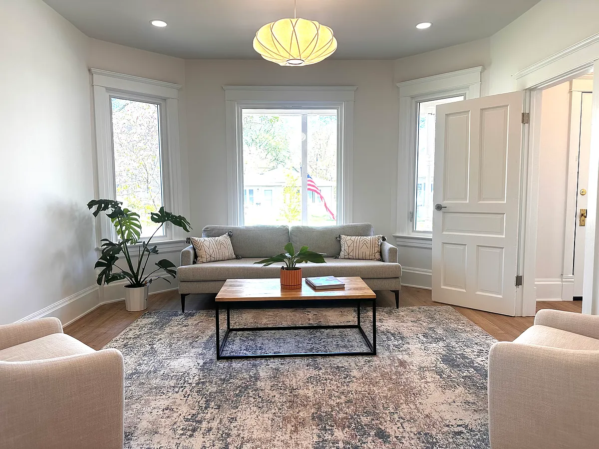Living room - 920 Wisconsin Ave