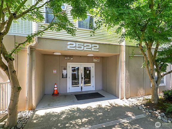 3rd image of 2522 Rucker Avenue #303