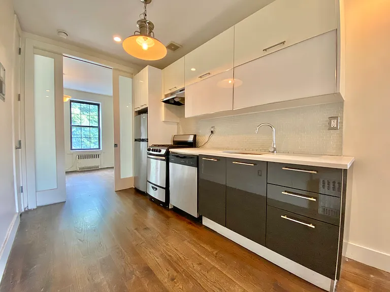 171 Starr St #3L — Photo 2
