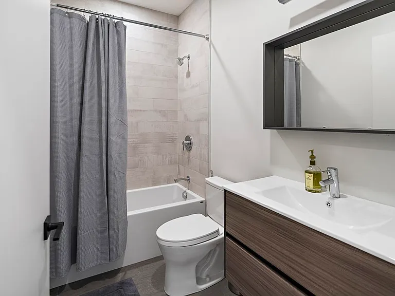 211 Condor St #8A — Photo 9