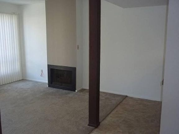Living Room/Fire Place