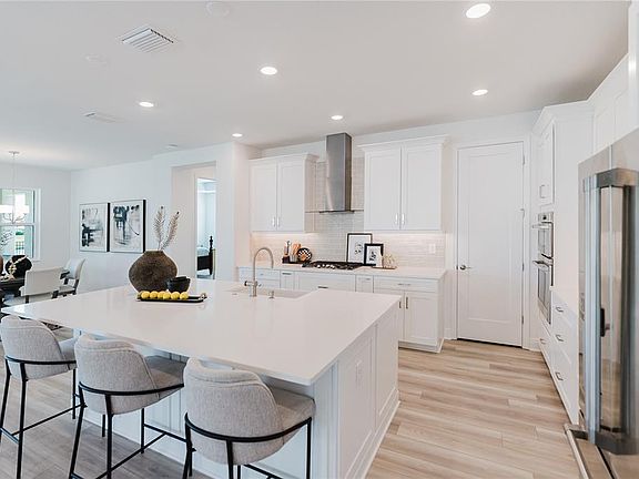 3rd image of 4811 Honey Dew Ln