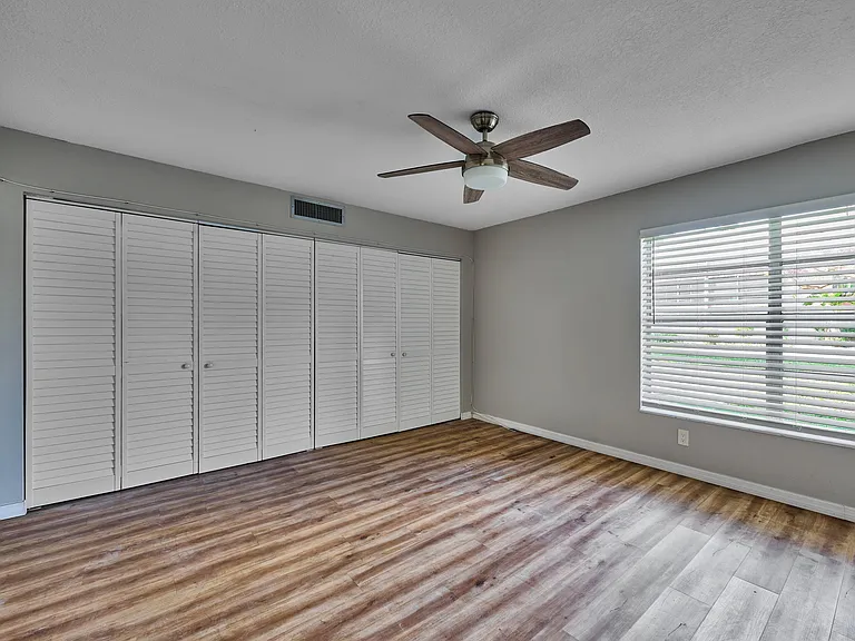 12021 W Greenway Dr — Photo 30