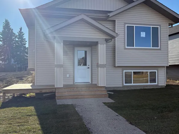 7413 44th Ave, Camrose, AB T4V 5C9