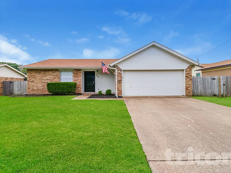 824 Hollow Creek Rd — Photo 1