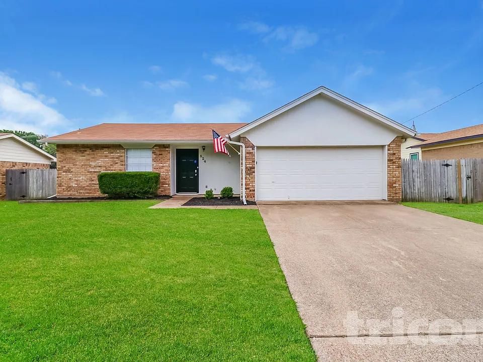 824 Hollow Creek Rd