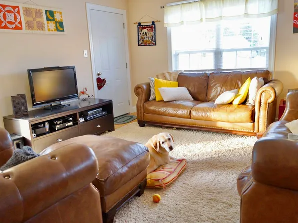 91 Mountain View Dr, Lebanon, NH 03766