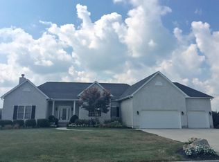 123 Foxfire Blvd, Commercial Point, OH 43116