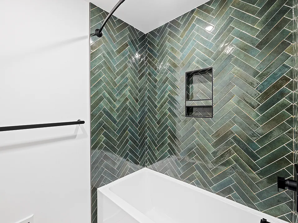 17 W Girard Ave #1