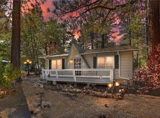 682 Maple Ln, Sugarloaf, CA 92386