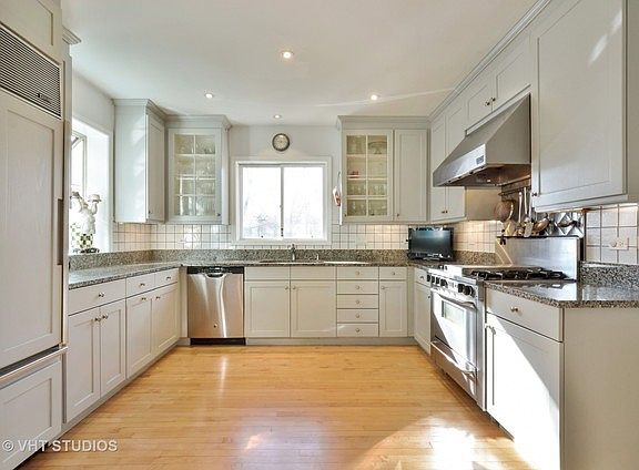 5th image of 465 Lincoln Ave W