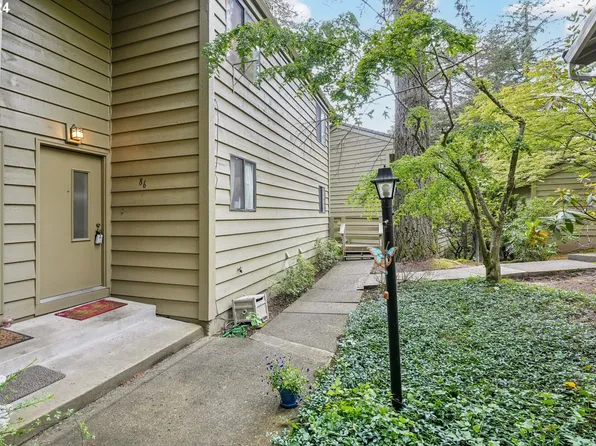 86 Cervantes Cir, Lake Oswego, OR 97035