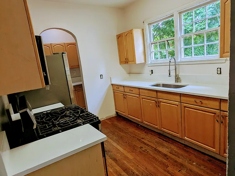 586 Shannon Dr SW — Photo 7