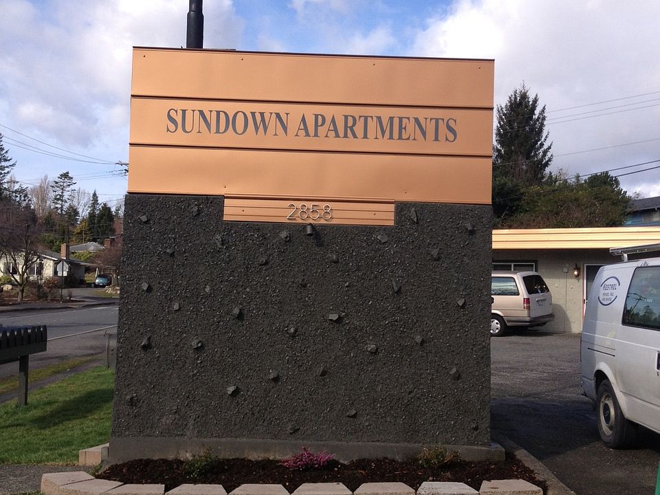 1st image of 2858 W Maplewood Ave Unit 7