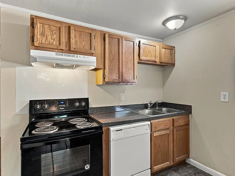 501 Weakley Ave — Photo 14