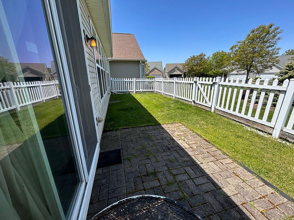 13792 Pineview Dr, Huntley, IL 60142 Zillow