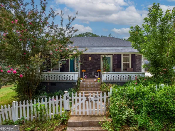 94 E Wood St, Newnan, GA 30263