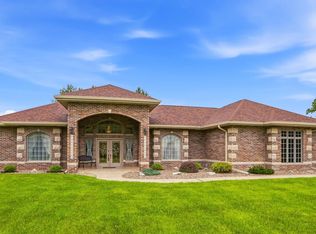 5547 Fairway Dr, Burlington, IA 52601