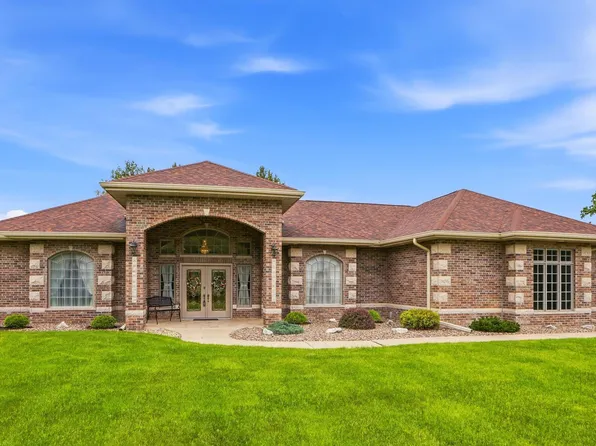 5547 Fairway Dr, Burlington, IA 52601