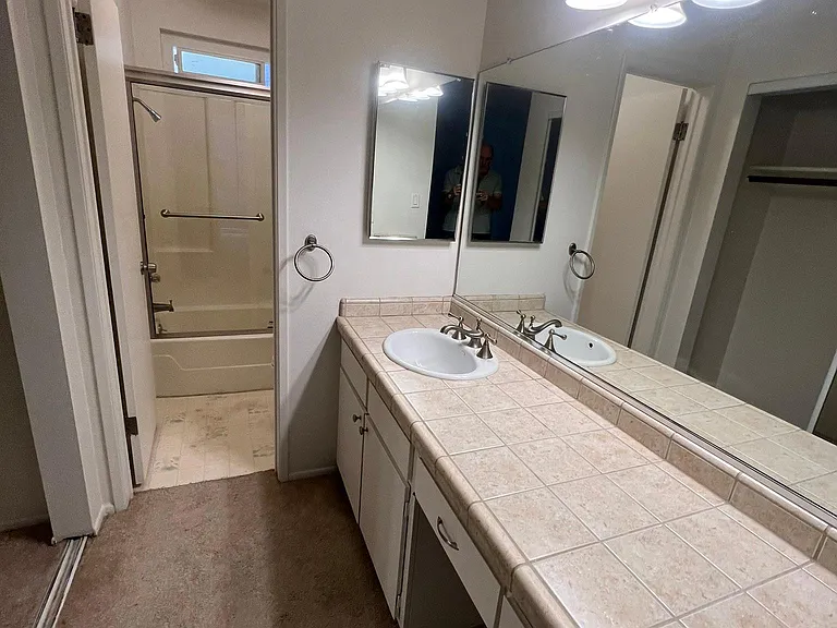 1885 Veteran Ave #103 — Photo 10