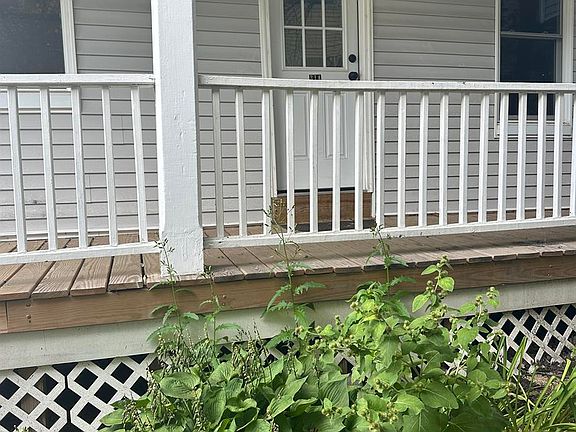 5th image of 31-33 1st St