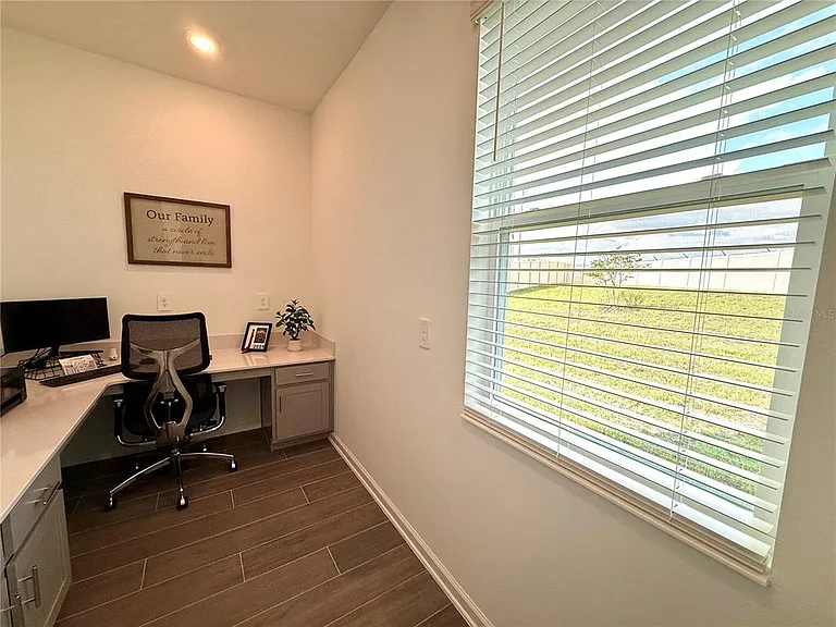 2970 Armstrong Ave — Photo 23