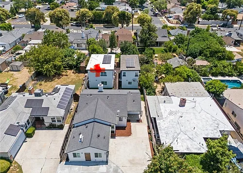 18654 1/2 Runnymede St Photo 1