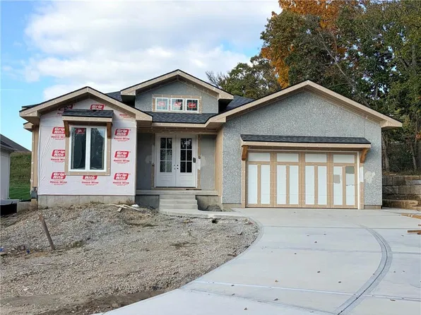 7235 Westgate St, Shawnee, KS 66216