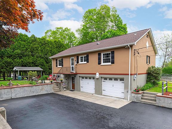 5th image of 33 Arbor Lane