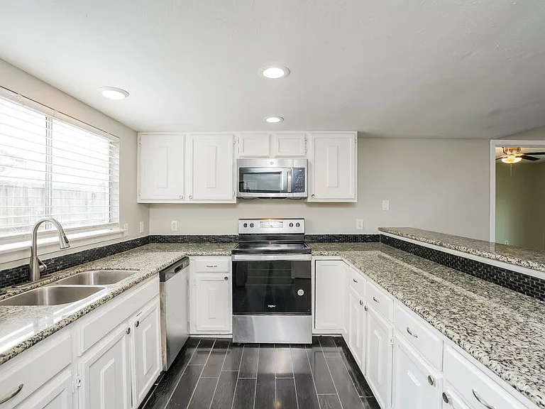 3534 Duncaster Dr — Photo 9