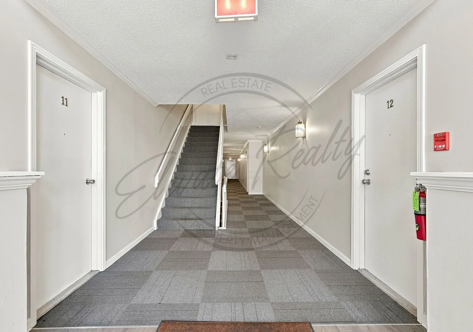 One Month Free Rent: Two Bedroom Condo In Madison Manor Apartments Historic Downtown Clarksville! — Photo 4
