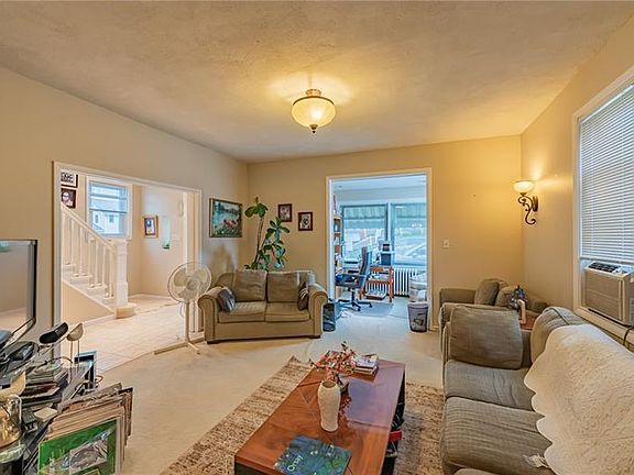 3rd image of 1519 Ashland St