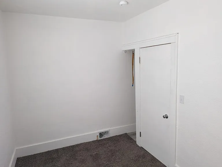 525 W Dakota Ave — Photo 15
