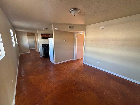 3rd image of 915 S 15th St