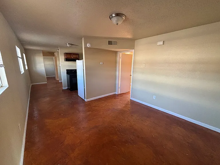 915 S 15th St — Photo 3