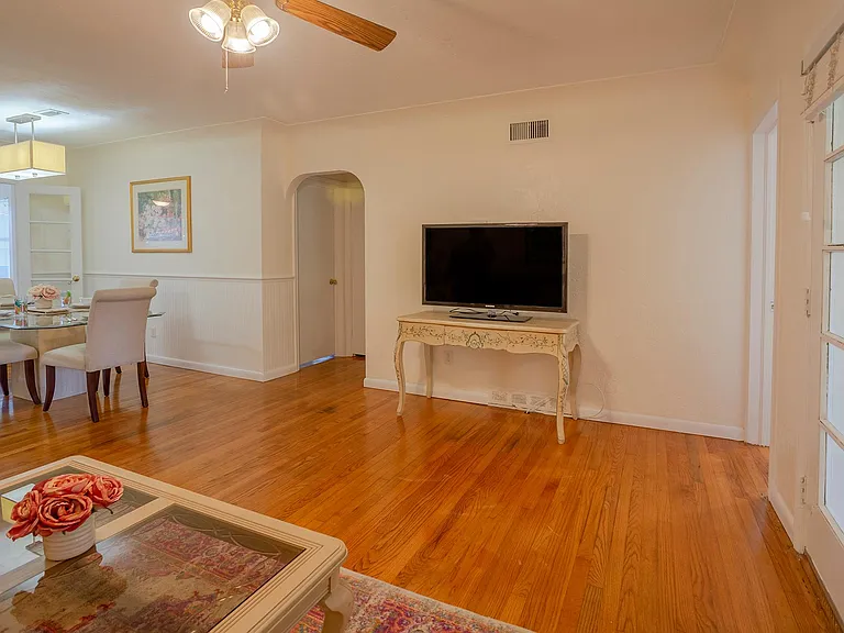 252 Mateo Way NE #A — Photo 8