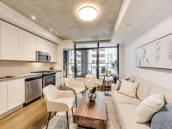 2nd image of 111 Bathurst St #320