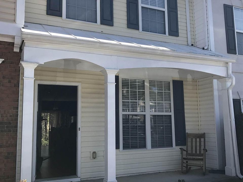 2nd image of 221 Buckland Dr