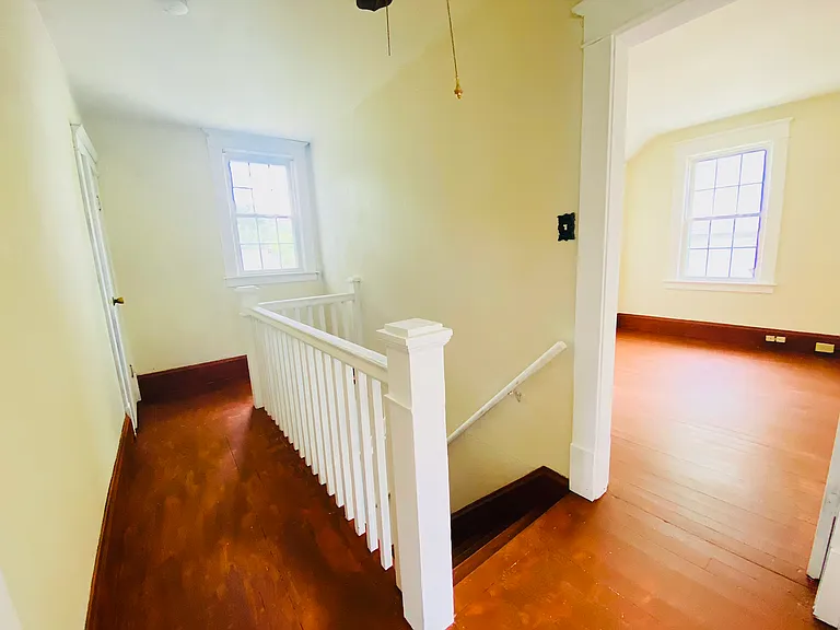 328 Newton St — Photo 15