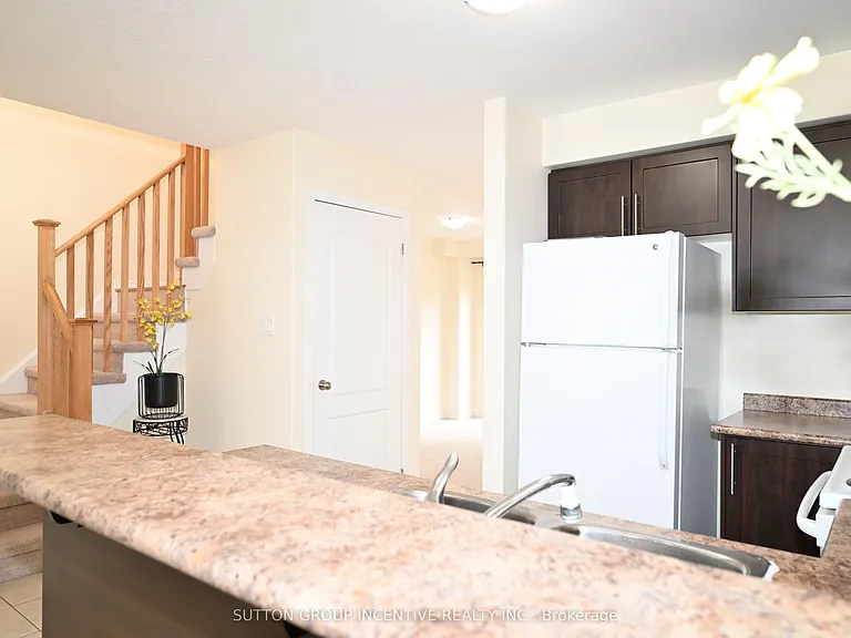 90 Sovereigns Gate #29 — Photo 12