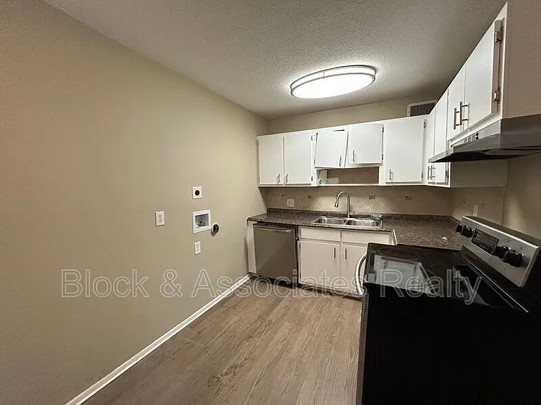 3830 D Country Club Rd — Photo 9