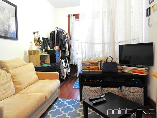 Rented by Point NYC | media 20