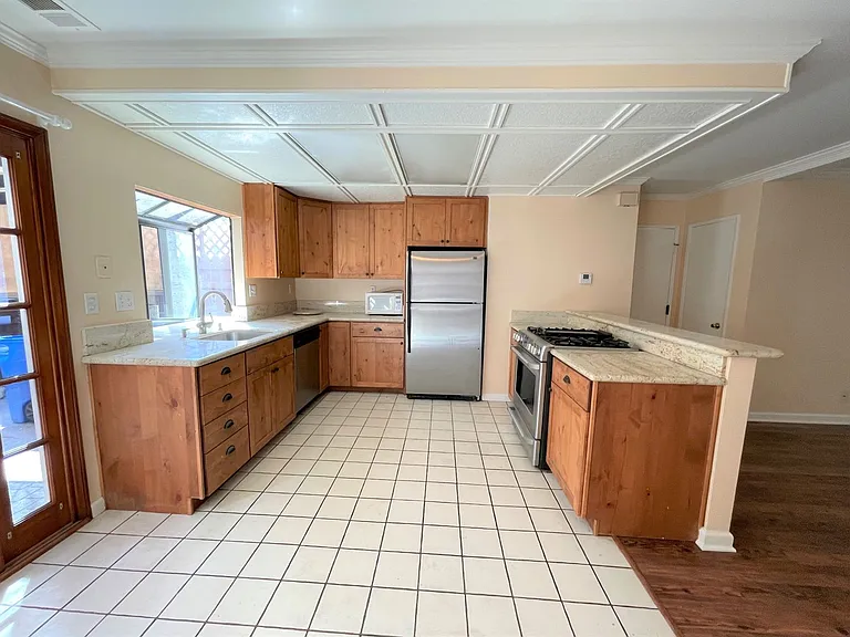 1206 Llama Ct — Photo 11