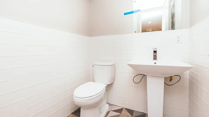 Rented by Nooklyn NYC LLC | media 30